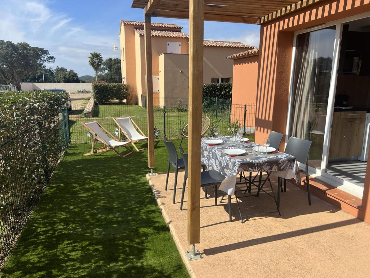Mini Villa 4-6 Pers. Les Hameaux De Saint Cyprien Lecci Exterior photo